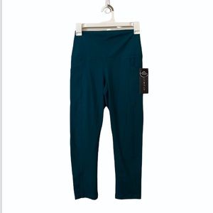 NWT Yogalicious Lux Hi Rise Capri Pants